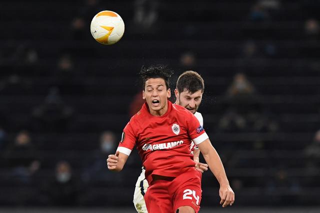 李晓旭迎来CBA生涯700场里程碑 身前只剩周鹏